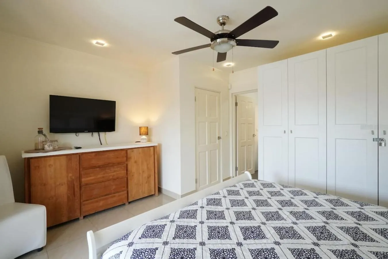 New 3Br 2Ba Modern Clean Calbas Villa With Pool Oranjestad 0*,  Aruba