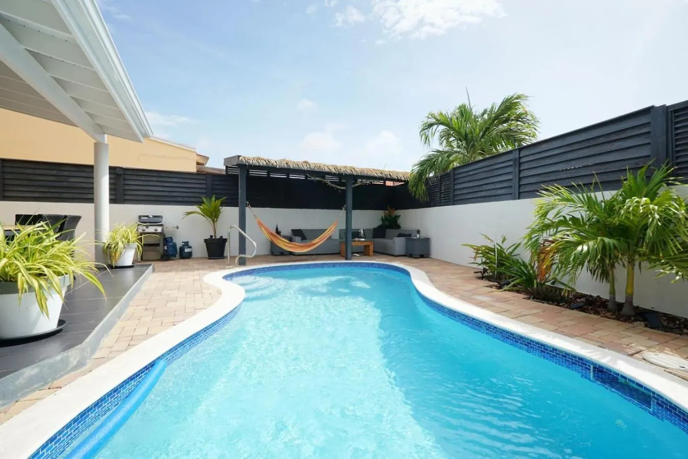 New 3Br 2Ba Modern Clean Calbas Villa With Pool Oranjestad